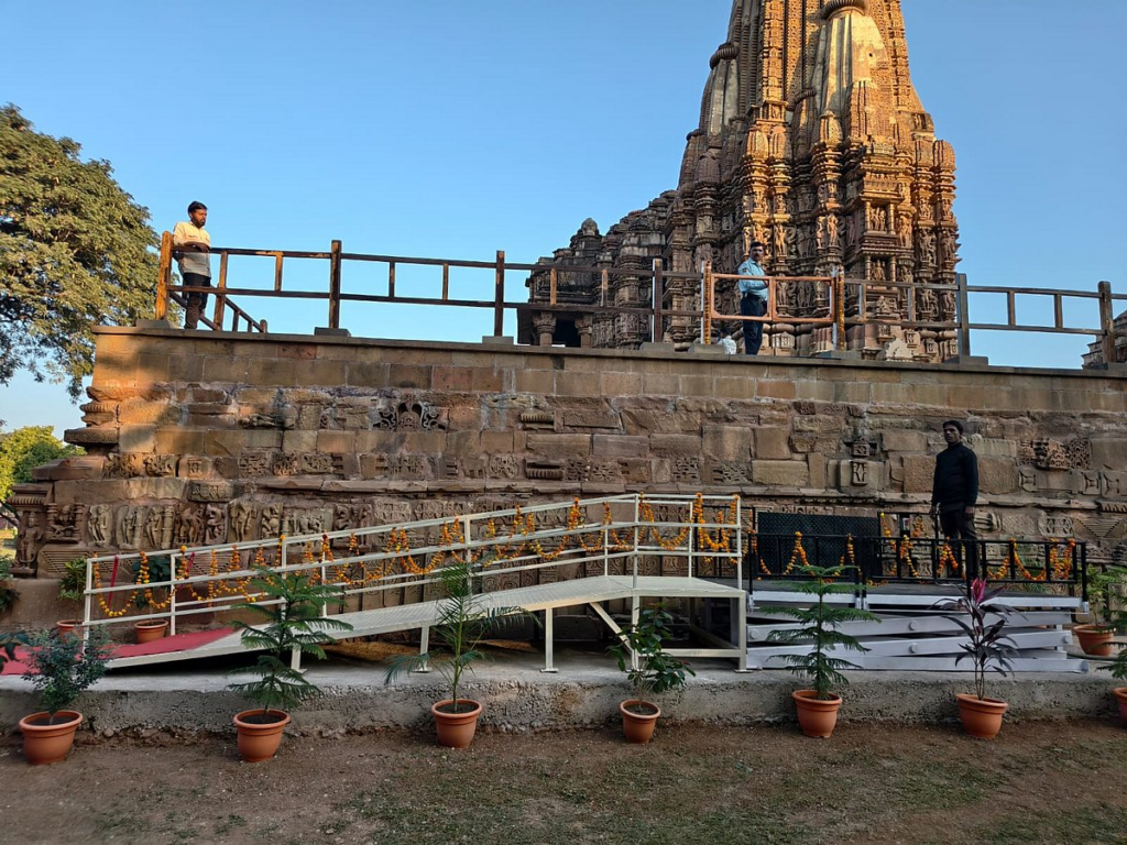 Bhopal News: Khajuraho Temple, India’s 1st UNESCO World Heritage With Elevator For The Disable pic with 1 smita